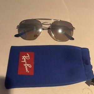 Mirrored ray ban octagonal ray ban. Like new quality and includes case!